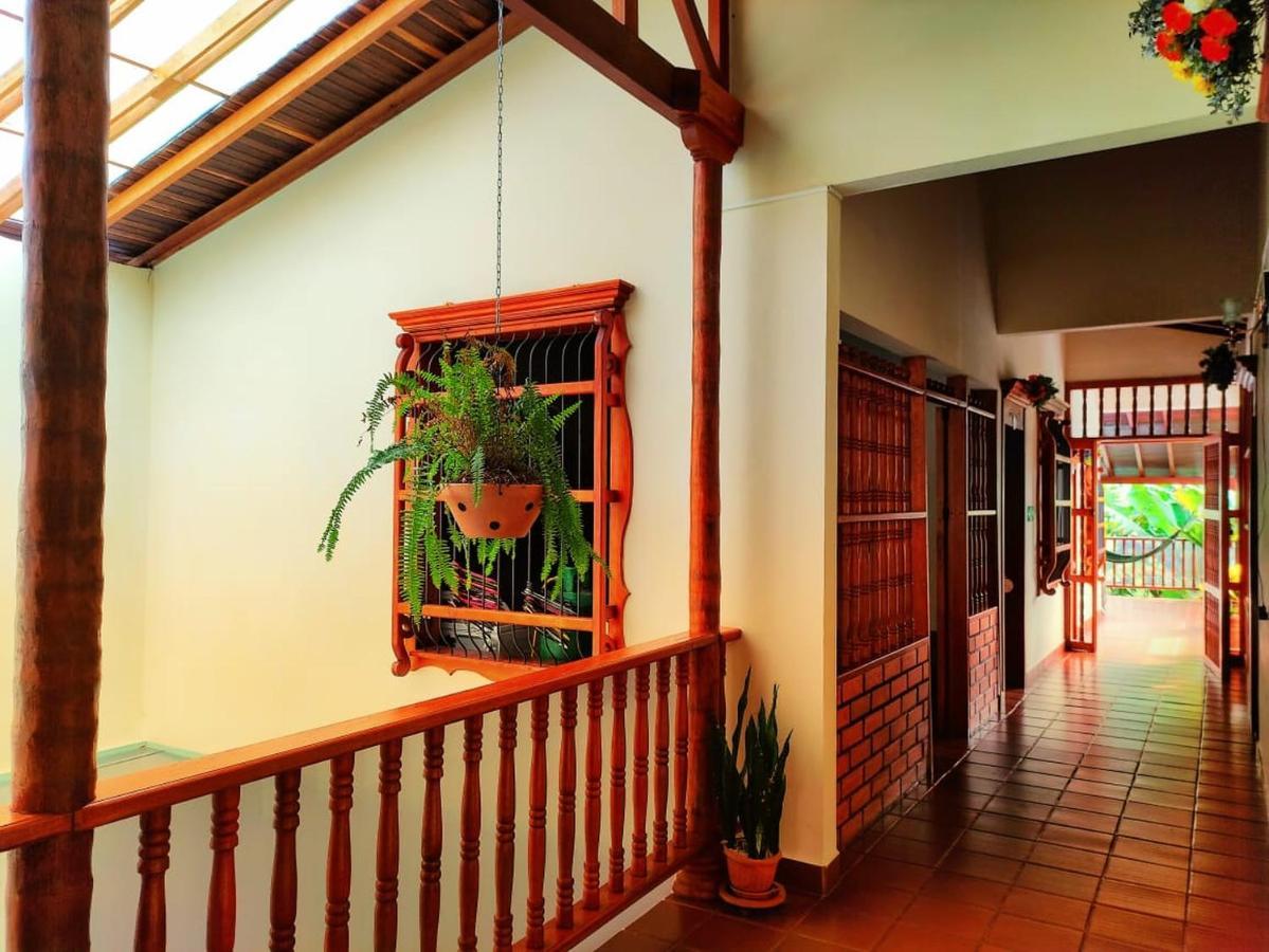 La Casa De Las Flores Hostal Jardin Bagian luar foto