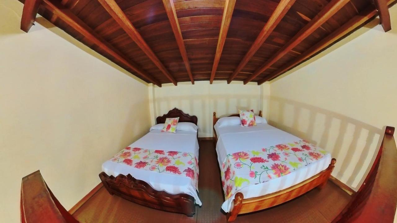 La Casa De Las Flores Hostal Jardin Bagian luar foto