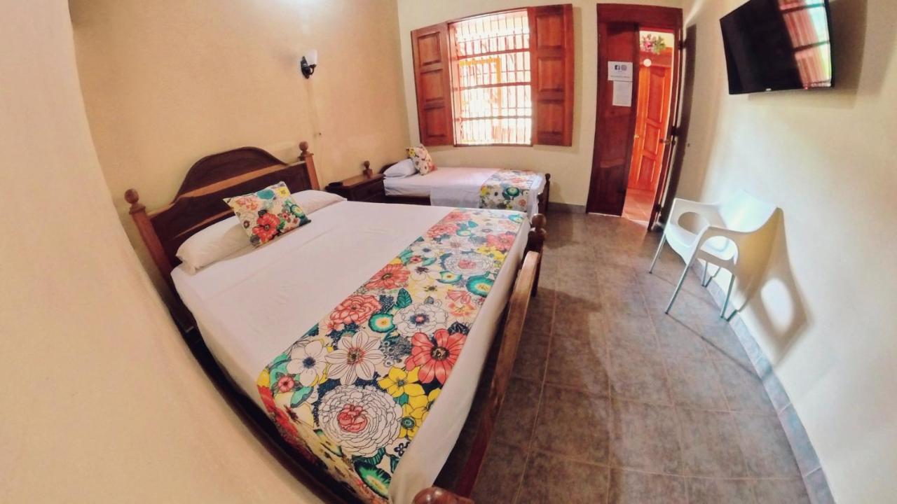 La Casa De Las Flores Hostal Jardin Bagian luar foto