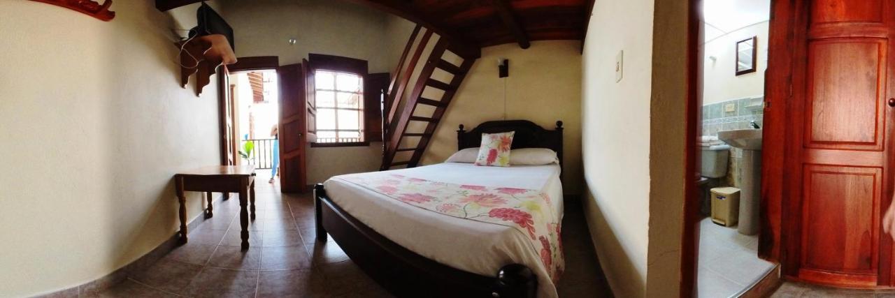 La Casa De Las Flores Hostal Jardin Bagian luar foto
