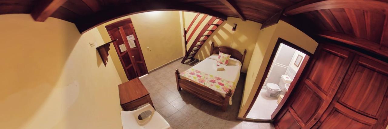 La Casa De Las Flores Hostal Jardin Bagian luar foto