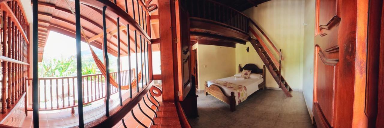 La Casa De Las Flores Hostal Jardin Bagian luar foto