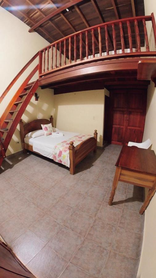 La Casa De Las Flores Hostal Jardin Bagian luar foto