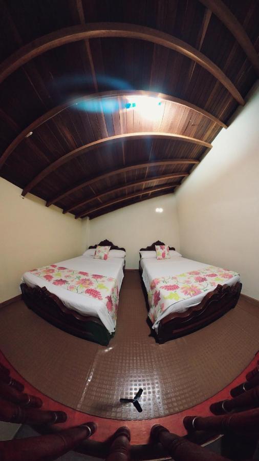 La Casa De Las Flores Hostal Jardin Bagian luar foto
