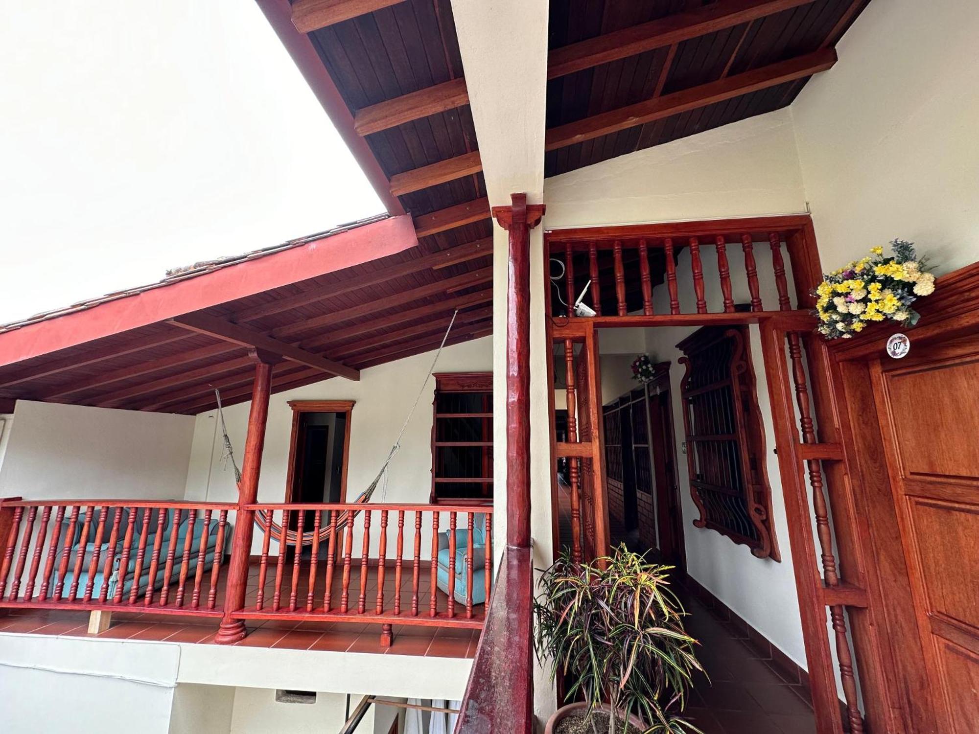 La Casa De Las Flores Hostal Jardin Bagian luar foto