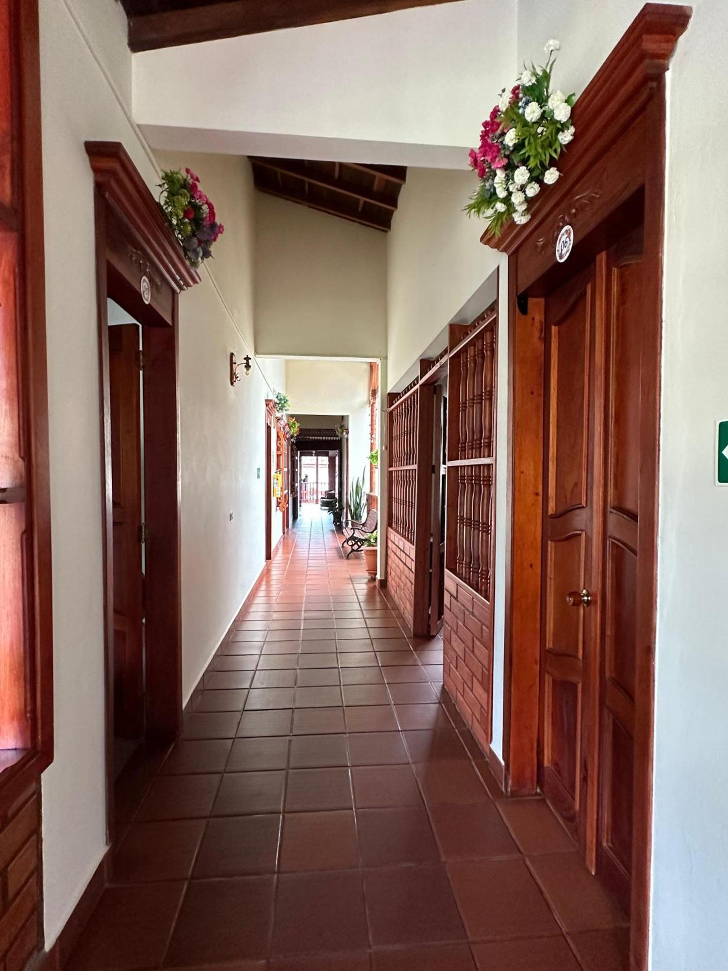La Casa De Las Flores Hostal Jardin Bagian luar foto