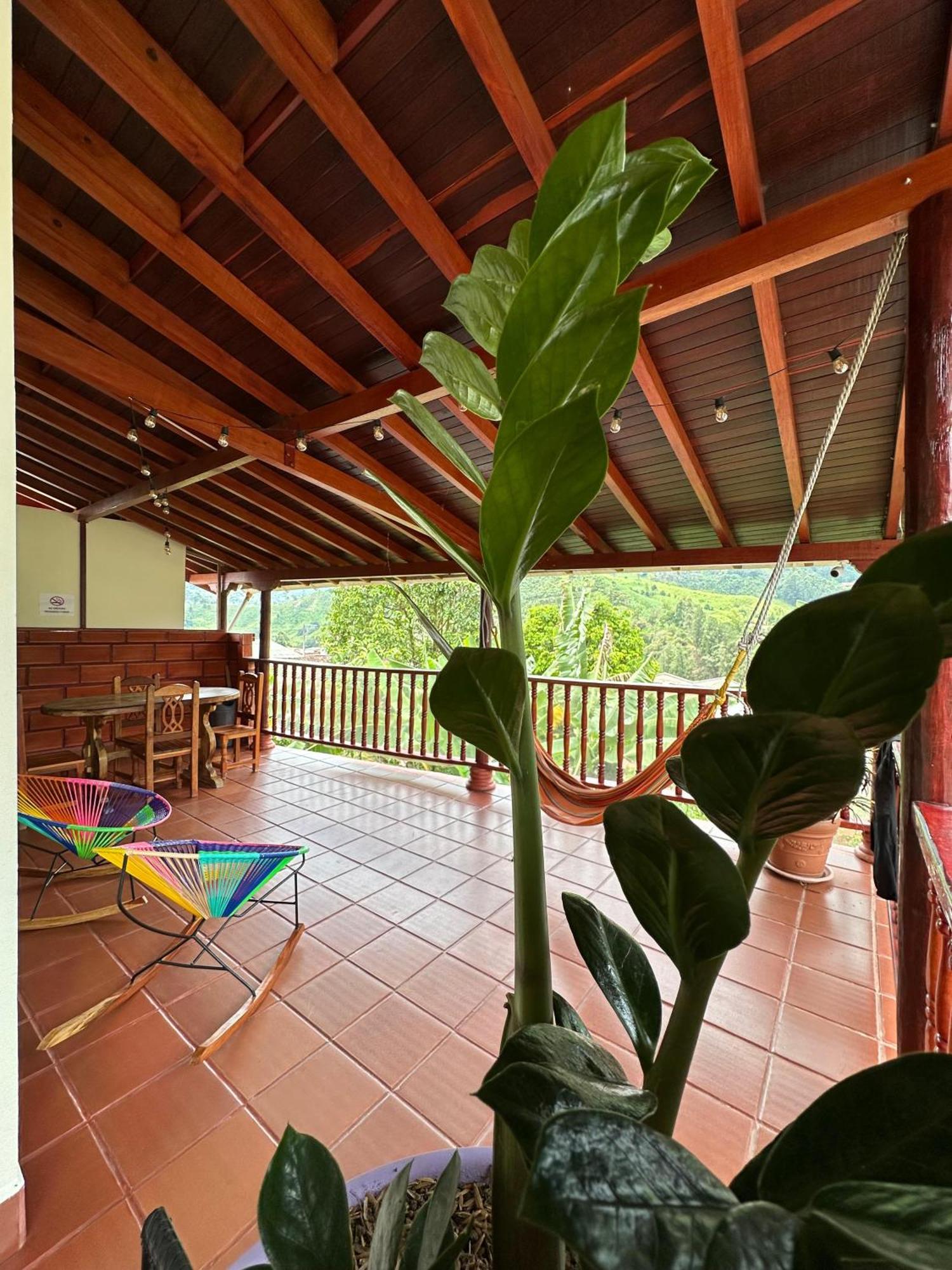 La Casa De Las Flores Hostal Jardin Bagian luar foto